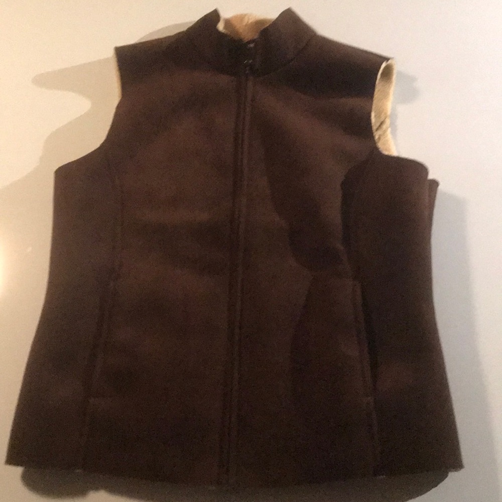 Lands End faux shearling vest. Women’s M (10-12)